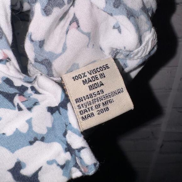 Free planet floral button down shirt women’s size medium - Picture 6 of 7